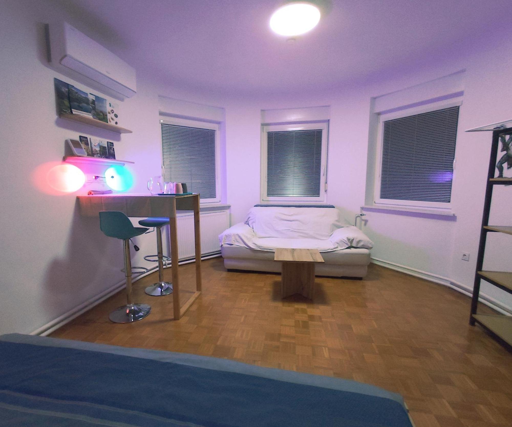 Roomserv Liubliana Quarto foto
